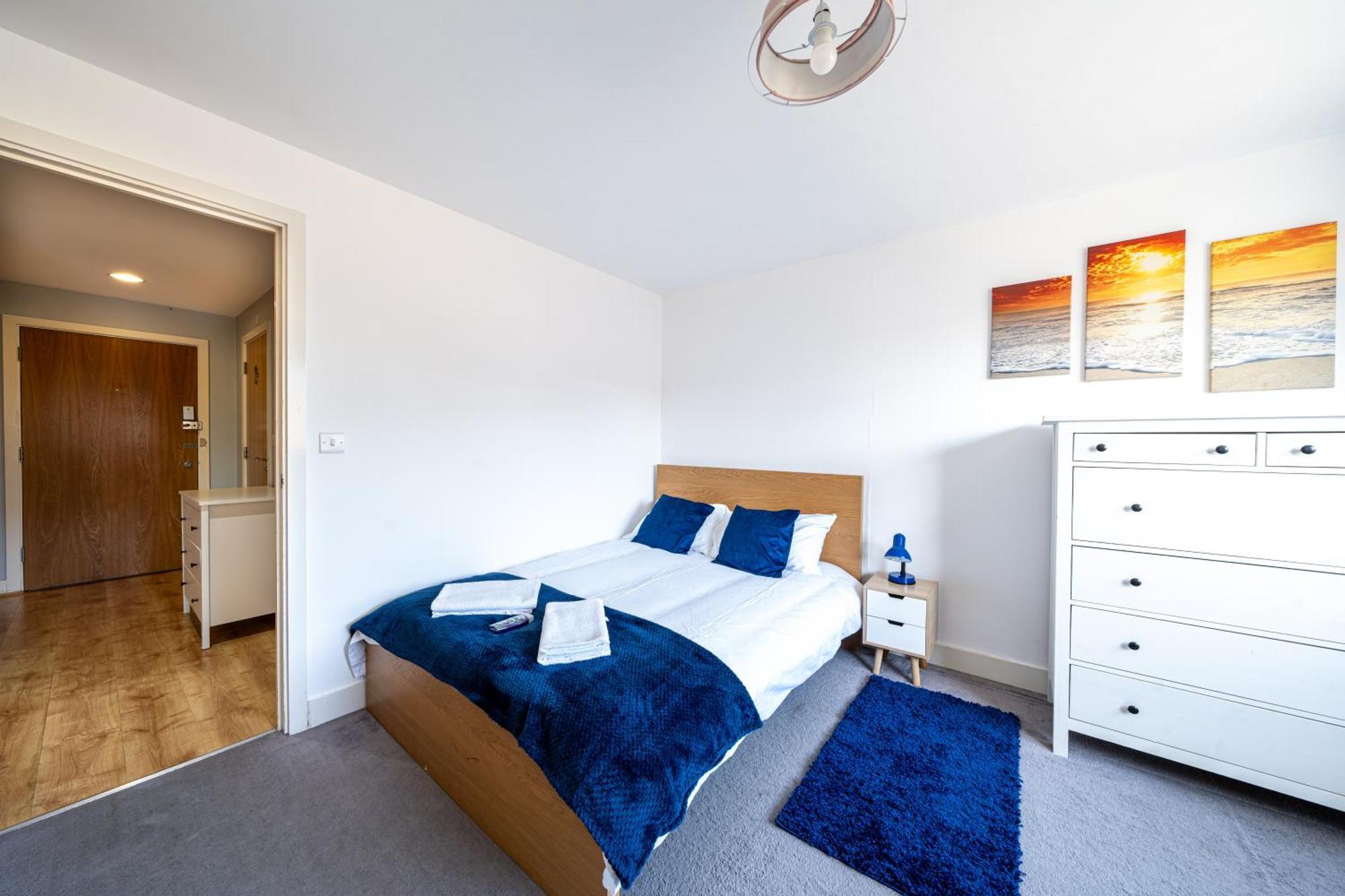 Chic Lakeside W Free Parking Near Excel